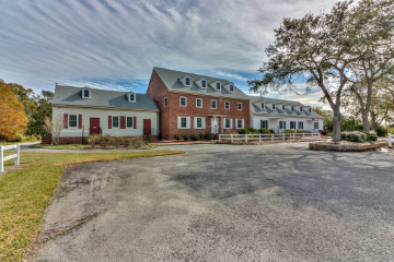 1664 Williamsburg Square, Lakeland, FL 33803 - Three buildings