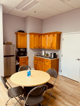 488 N Federal Hwy - Shared Kitchen Area